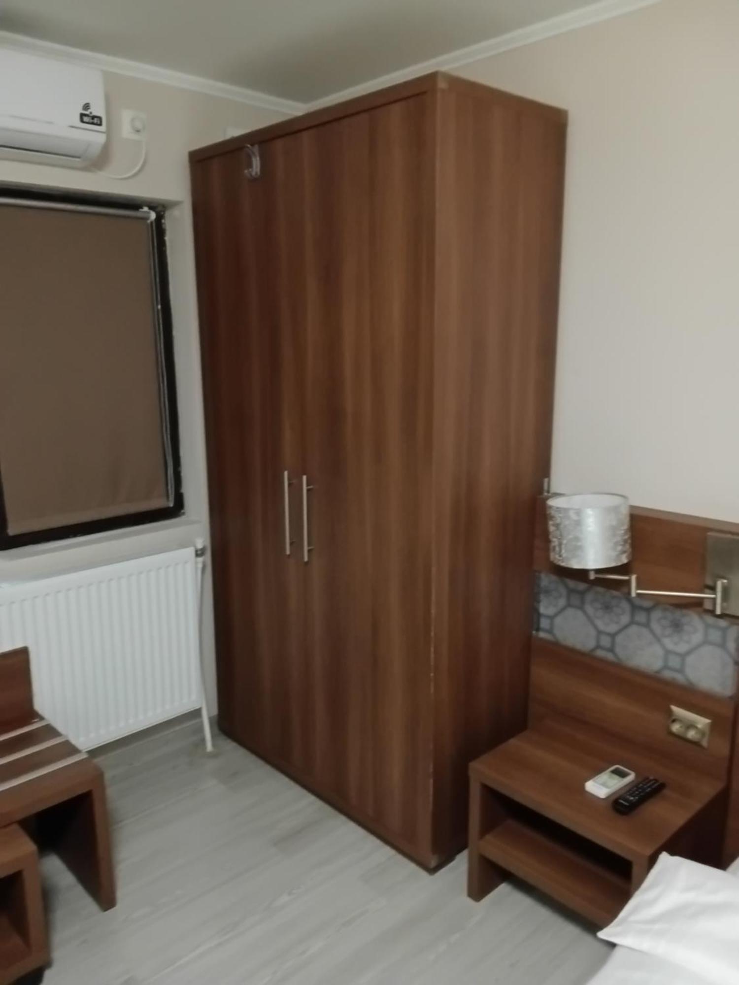 Aura'S West Accommodation Private Parking In Front Yard Bucharest Luaran gambar
