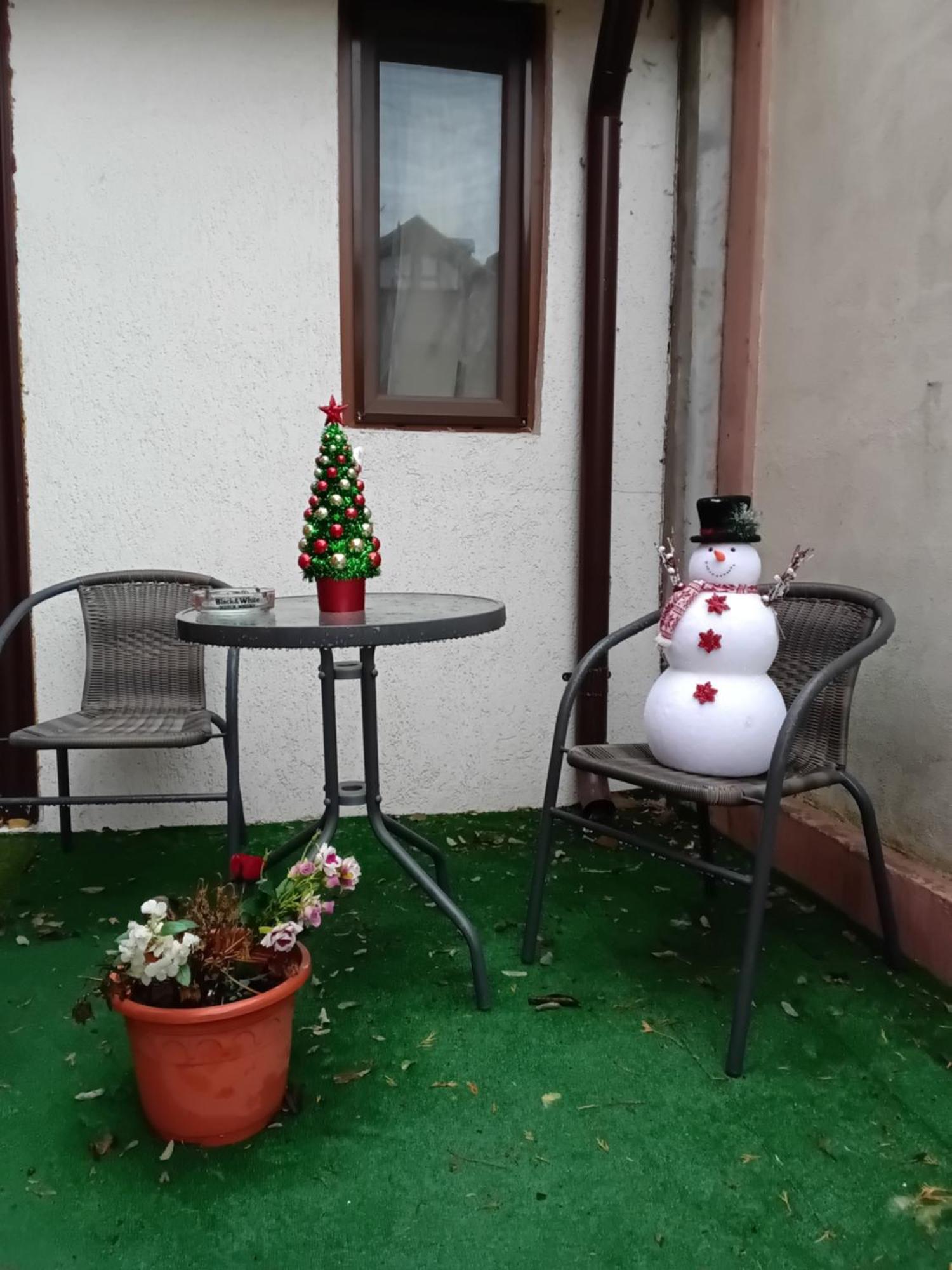 Aura'S West Accommodation Private Parking In Front Yard Bucharest Luaran gambar